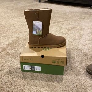 Bearpaw Elle Short Vegan